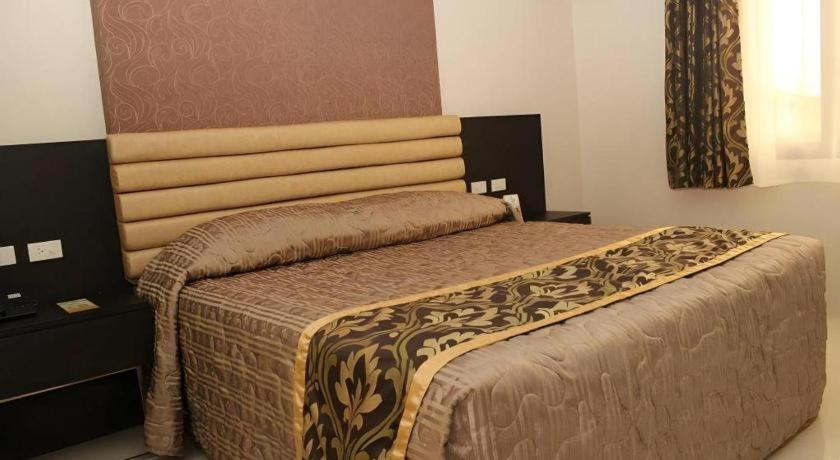 Score Birds Hotel Анхелес Экстерьер фото